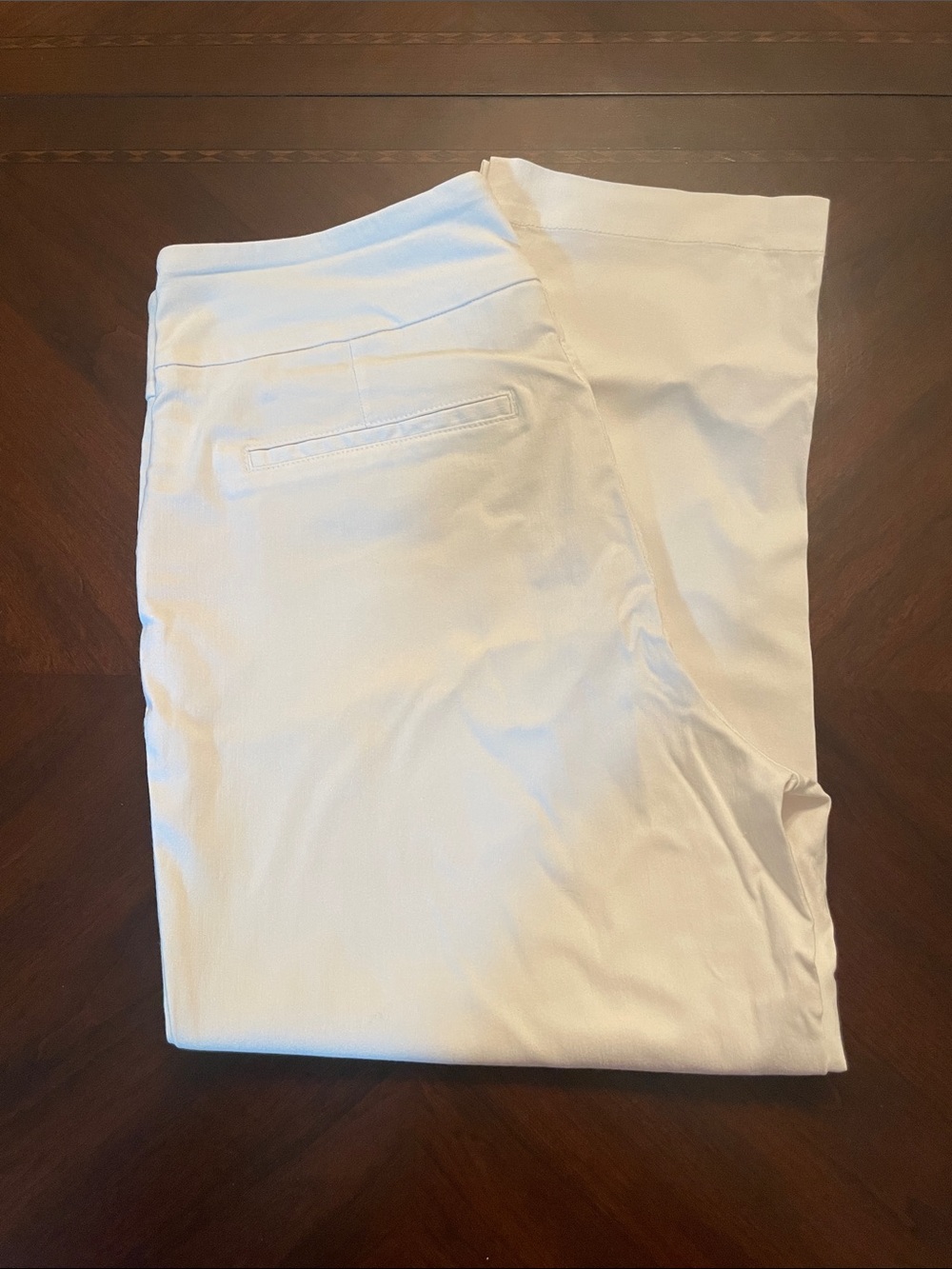 Women’s Kim Roger’s White Cropped Pants Size 12